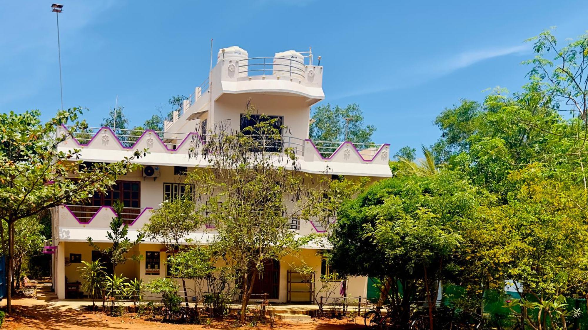 Lotus Garden Guest House Auroville Esterno foto